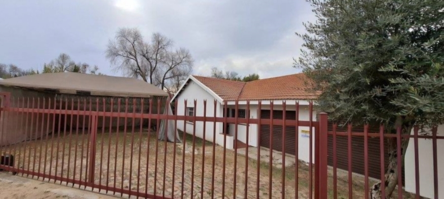 6 Bedroom Property for Sale in Ficksburg Free State